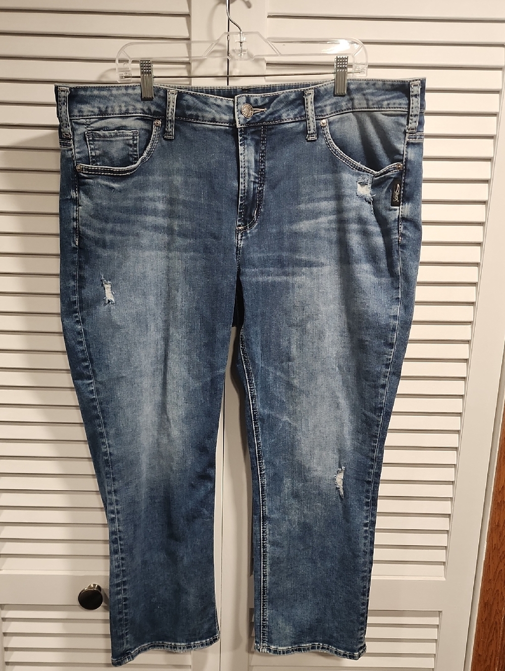 Silver Jeans Light Blue Cropped Distressed Ankle Jeans